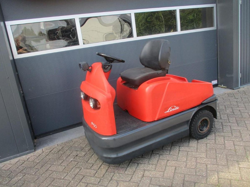 Linde P 60 - Vučni traktor: slika Linde P 60 - Vučni traktor Linde P 60 - Vučni traktor: slika Linde P 60 - Vučni traktor