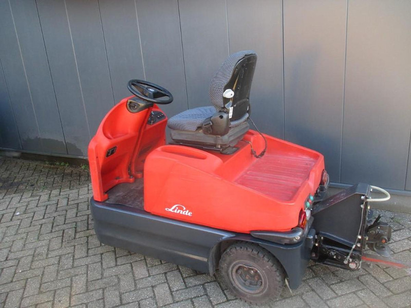 Linde P 60 - Vučni traktor: slika Linde P 60 - Vučni traktor Linde P 60 - Vučni traktor: slika Linde P 60 - Vučni traktor