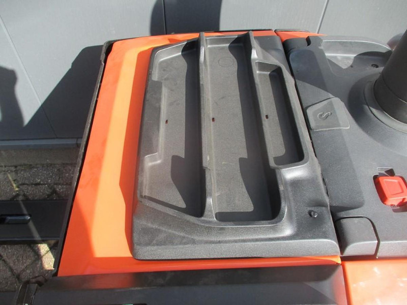 Toyota LPE200 - Paletni viličar: slika Toyota LPE200 - Paletni viličar Toyota LPE200 - Paletni viličar: slika Toyota LPE200 - Paletni viličar