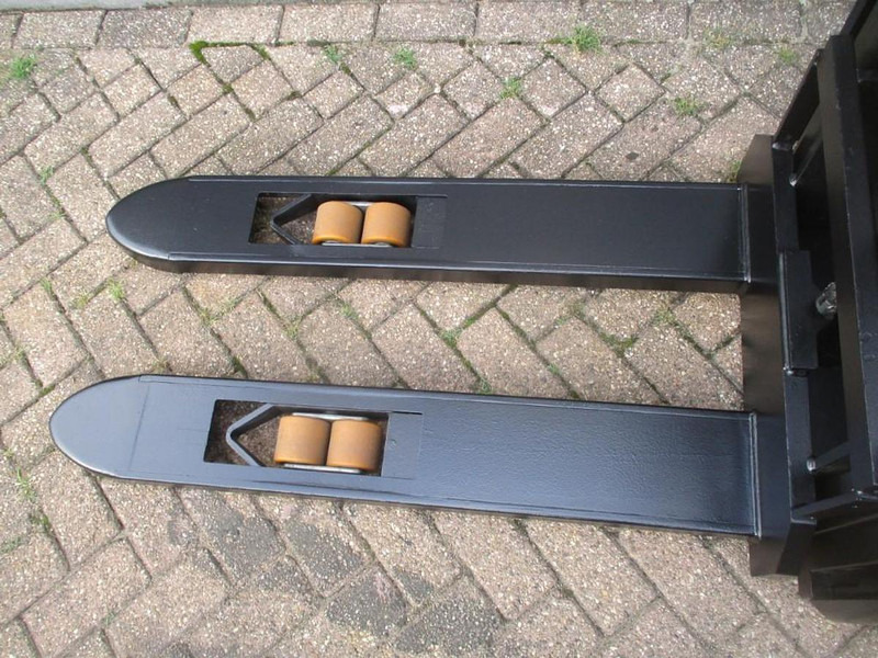 Toyota SWE 100 - Slagač stoga: slika Toyota SWE 100 - Slagač stoga Toyota SWE 100 - Slagač stoga: slika Toyota SWE 100 - Slagač stoga