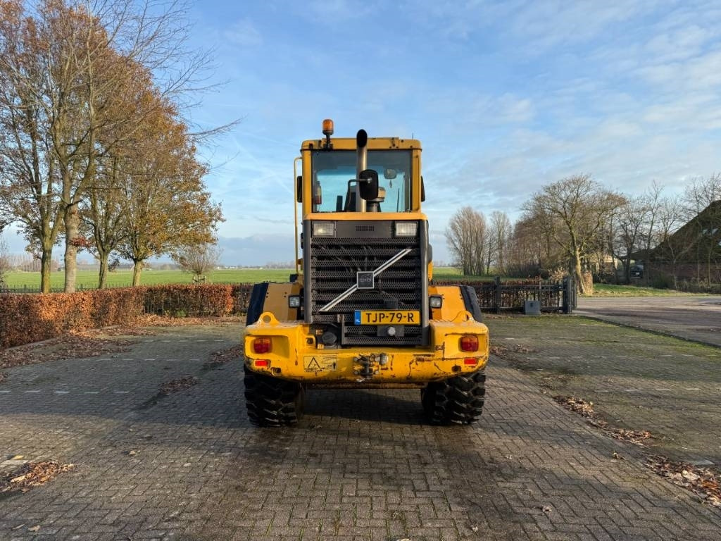 Volvo L 70 D - Utovarivač na kotačima: slika Volvo L 70 D - Utovarivač na kotačima Volvo L 70 D - Utovarivač na kotačima: slika Volvo L 70 D - Utovarivač na kotačima