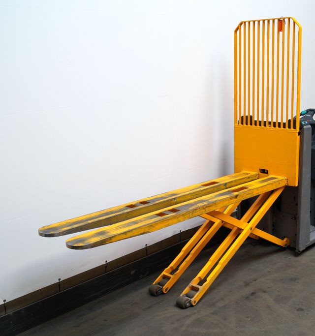 Jungheinrich ECE320 - Komisioner: slika Jungheinrich ECE320 - Komisioner Jungheinrich ECE320 - Komisioner: slika Jungheinrich ECE320 - Komisioner