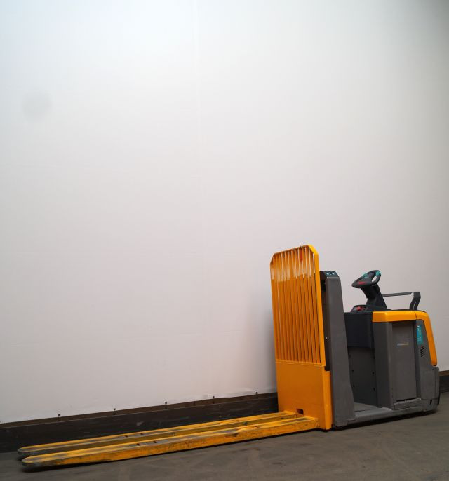 Jungheinrich ECE320 - Komisioner: slika Jungheinrich ECE320 - Komisioner Jungheinrich ECE320 - Komisioner: slika Jungheinrich ECE320 - Komisioner