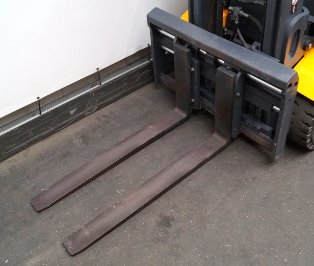 Jungheinrich EFG425s - Električni viličar: slika Jungheinrich EFG425s - Električni viličar Jungheinrich EFG425s - Električni viličar: slika Jungheinrich EFG425s - Električni viličar