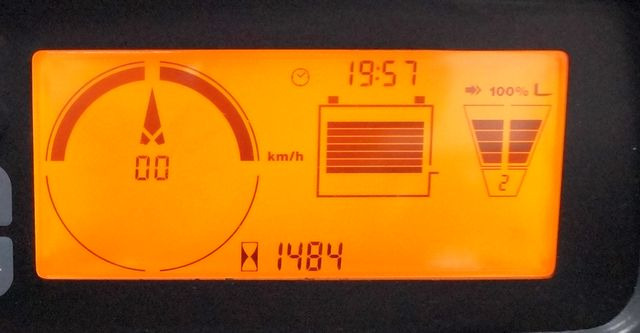 Jungheinrich EFG425s - Električni viličar: slika Jungheinrich EFG425s - Električni viličar Jungheinrich EFG425s - Električni viličar: slika Jungheinrich EFG425s - Električni viličar