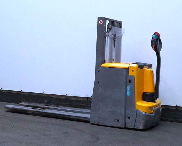 Jungheinrich EJD222 - Slagač stoga: slika  Jungheinrich EJD222 - Slagač stoga Jungheinrich EJD222 - Slagač stoga: slika  Jungheinrich EJD222 - Slagač stoga