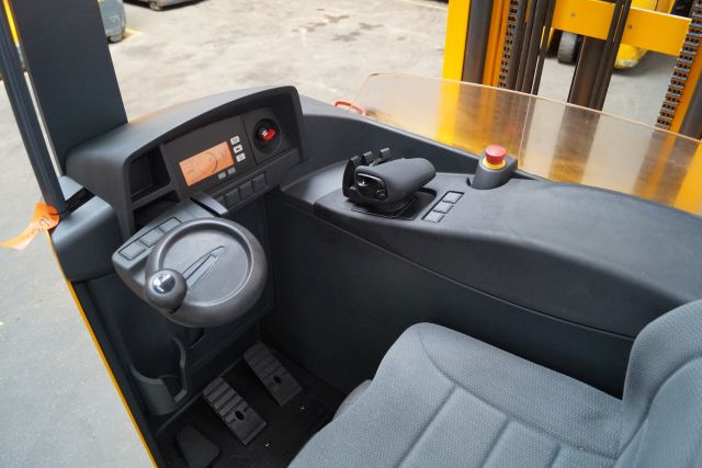 Jungheinrich ETV214 - Regalni viličar: slika Jungheinrich ETV214 - Regalni viličar Jungheinrich ETV214 - Regalni viličar: slika Jungheinrich ETV214 - Regalni viličar