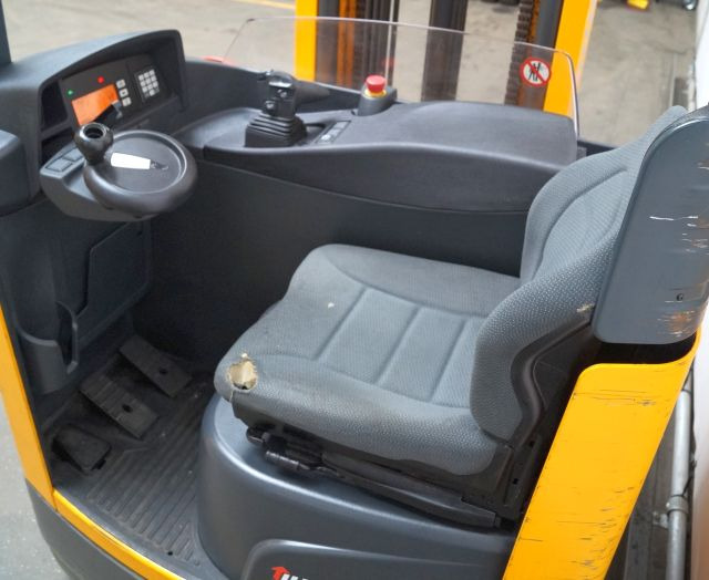 Jungheinrich ETV214 - Regalni viličar: slika Jungheinrich ETV214 - Regalni viličar Jungheinrich ETV214 - Regalni viličar: slika Jungheinrich ETV214 - Regalni viličar