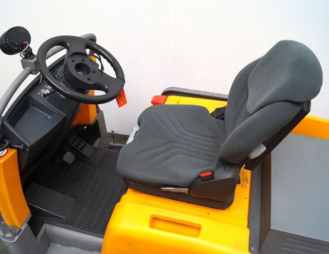 Jungheinrich EZS570 - Vučni traktor: slika Jungheinrich EZS570 - Vučni traktor Jungheinrich EZS570 - Vučni traktor: slika Jungheinrich EZS570 - Vučni traktor