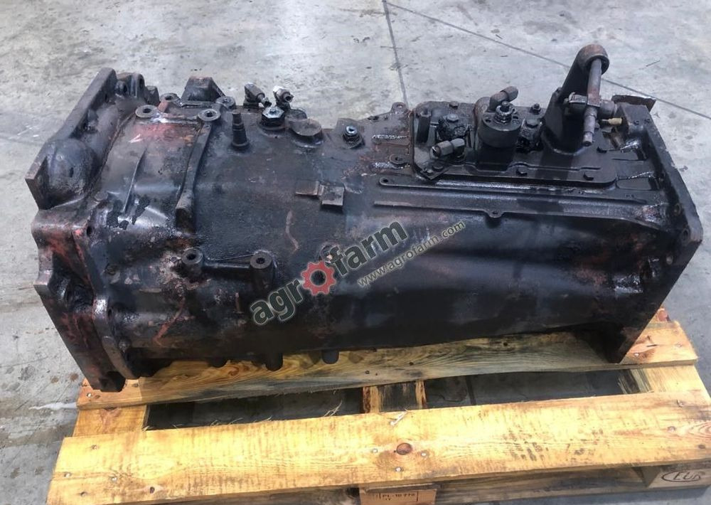 Skrzynia biegów Massey Ferguson 6180 3791648M2 - Mjenjač: slika Skrzynia biegów Massey Ferguson 6180 3791648M2 - Mjenjač Skrzynia biegów Massey Ferguson 6180 3791648M2 - Mjenjač: slika Skrzynia biegów Massey Ferguson 6180 3791648M2 - Mjenjač