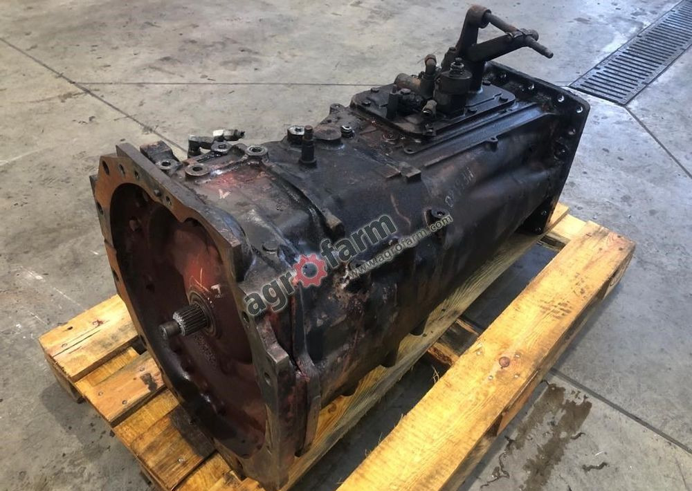 Skrzynia biegów Massey Ferguson 6180 3791648M2 - Mjenjač: slika Skrzynia biegów Massey Ferguson 6180 3791648M2 - Mjenjač Skrzynia biegów Massey Ferguson 6180 3791648M2 - Mjenjač: slika Skrzynia biegów Massey Ferguson 6180 3791648M2 - Mjenjač