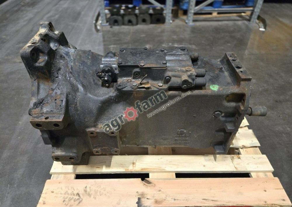 Skrzynia biegów New Holland T6070, T6050, T6040 - Mjenjač: slika Skrzynia biegów New Holland T6070, T6050, T6040 - Mjenjač Skrzynia biegów New Holland T6070, T6050, T6040 - Mjenjač: slika Skrzynia biegów New Holland T6070, T6050, T6040 - Mjenjač