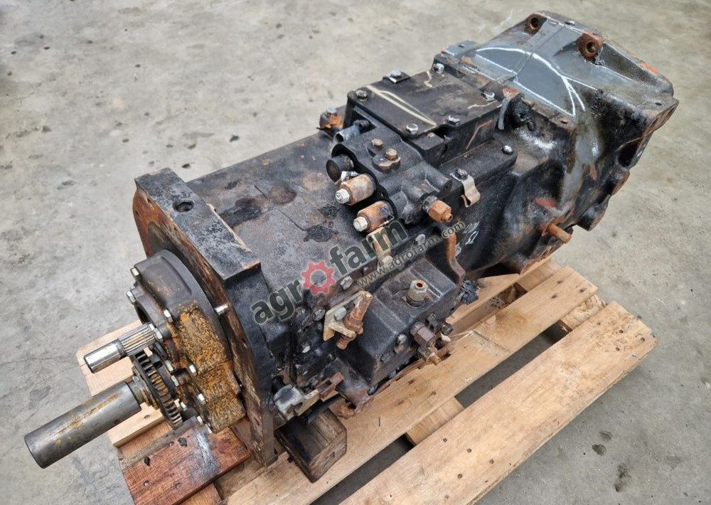 Skrzynia biegów New Holland TS100 - Mjenjač: slika Skrzynia biegów New Holland TS100 - Mjenjač Skrzynia biegów New Holland TS100 - Mjenjač: slika Skrzynia biegów New Holland TS100 - Mjenjač