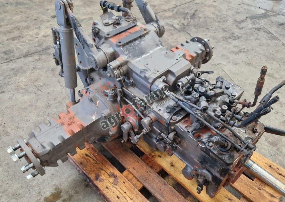 Skrzynia biegów, most tylny Renault Fructus 130 - Mjenjač: slika Skrzynia biegów, most tylny Renault Fructus 130 - Mjenjač Skrzynia biegów, most tylny Renault Fructus 130 - Mjenjač: slika Skrzynia biegów, most tylny Renault Fructus 130 - Mjenjač