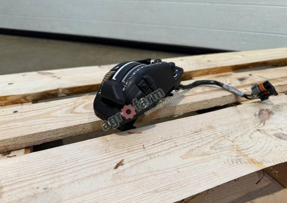 Sterownik EHR John deere 6155M - Električni sustav: slika Sterownik EHR John deere 6155M - Električni sustav Sterownik EHR John deere 6155M - Električni sustav: slika Sterownik EHR John deere 6155M - Električni sustav