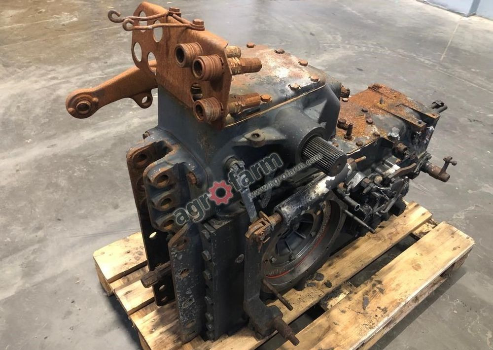 Tylny most Lamborghini 774-80 44531100 - Mjenjač: slika Tylny most Lamborghini 774-80 44531100 - Mjenjač Tylny most Lamborghini 774-80 44531100 - Mjenjač: slika Tylny most Lamborghini 774-80 44531100 - Mjenjač