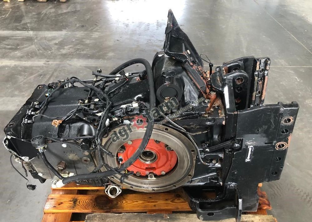 Tylny most Massey Ferguson 6255 851B6 - Mjenjač: slika Tylny most Massey Ferguson 6255 851B6 - Mjenjač Tylny most Massey Ferguson 6255 851B6 - Mjenjač: slika Tylny most Massey Ferguson 6255 851B6 - Mjenjač