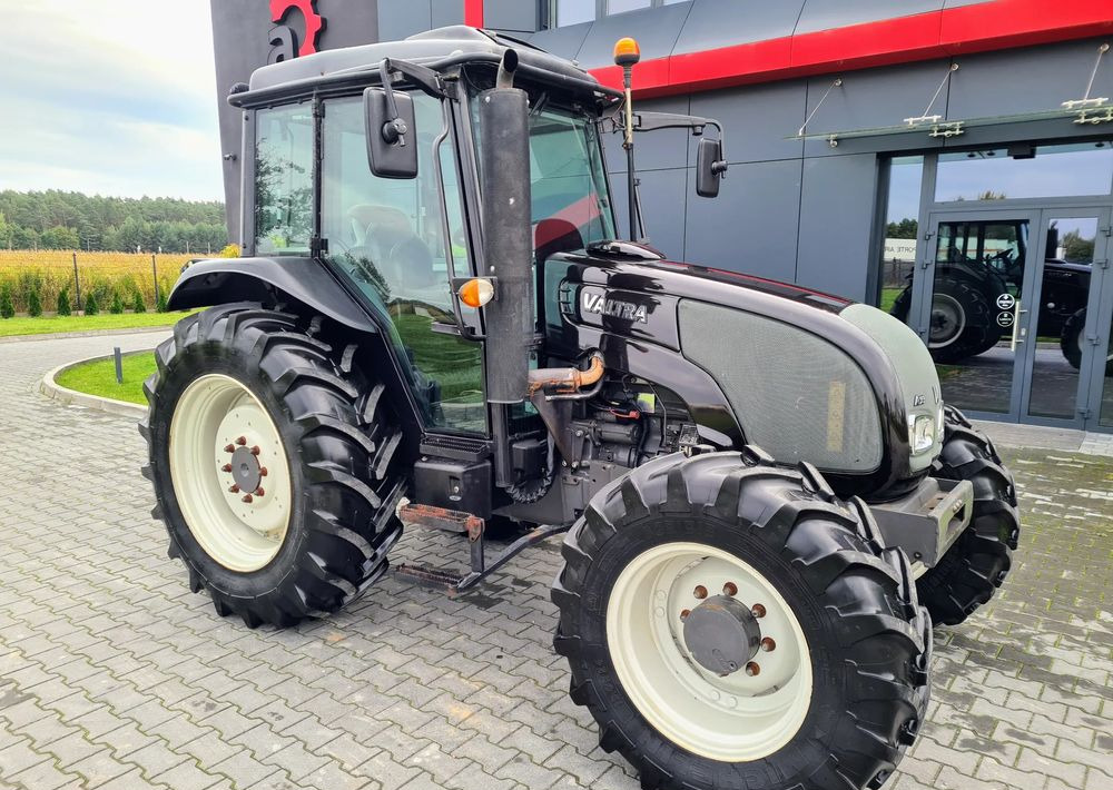 Valtra A93 - Traktor: slika Valtra A93 - Traktor Valtra A93 - Traktor: slika Valtra A93 - Traktor