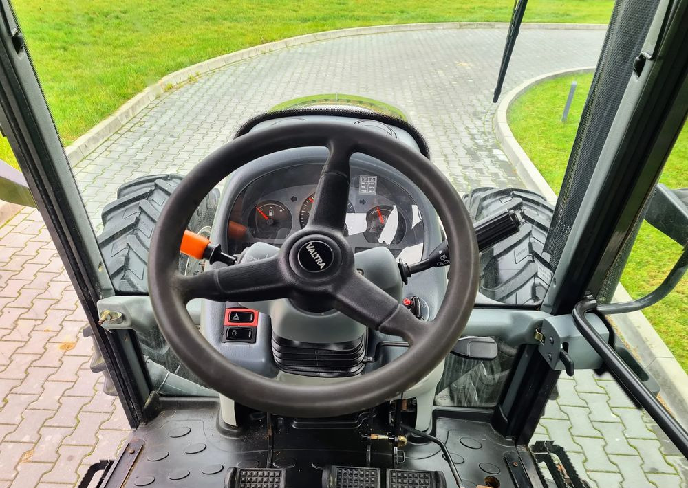 Zakup  Valtra A93 Valtra A93: slika Zakup  Valtra A93 Valtra A93