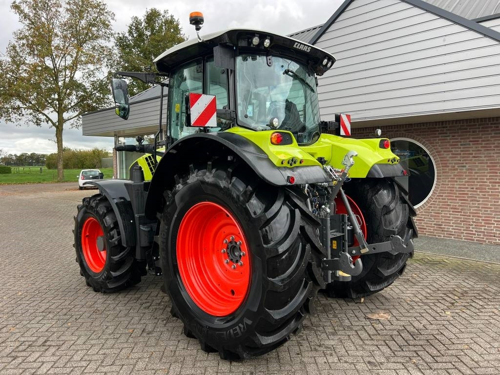 Claas Arion 530 CIS+ - Traktor: slika Claas Arion 530 CIS+ - Traktor Claas Arion 530 CIS+ - Traktor: slika Claas Arion 530 CIS+ - Traktor