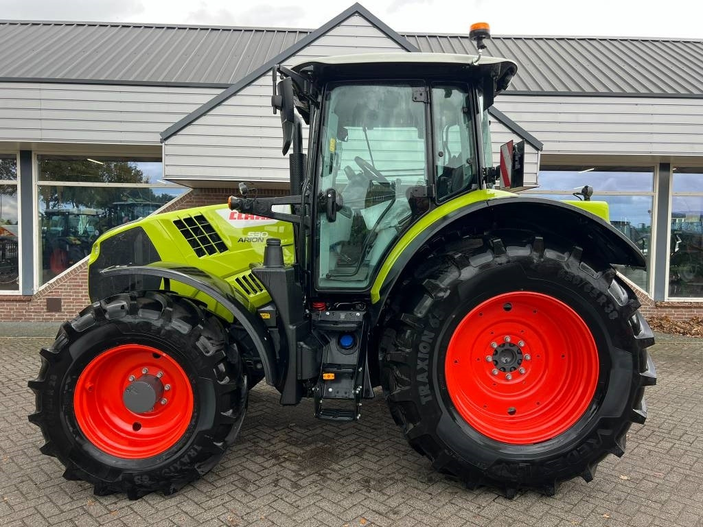 Claas Arion 530 CIS+ - Traktor: slika Claas Arion 530 CIS+ - Traktor Claas Arion 530 CIS+ - Traktor: slika Claas Arion 530 CIS+ - Traktor