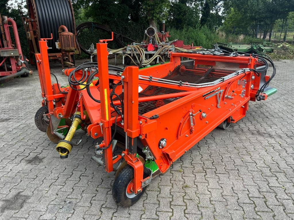 Holaras UR170-DB uienrooier - Kombajn: slika Holaras UR170-DB uienrooier - Kombajn Holaras UR170-DB uienrooier - Kombajn: slika Holaras UR170-DB uienrooier - Kombajn