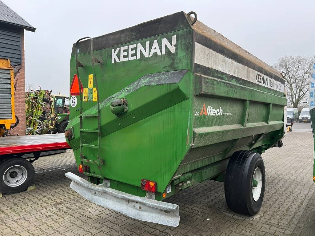 Keenan Mech-Fiber 365 - Vagon-miješalica za krmivo: slika Keenan Mech-Fiber 365 - Vagon-miješalica za krmivo Keenan Mech-Fiber 365 - Vagon-miješalica za krmivo: slika Keenan Mech-Fiber 365 - Vagon-miješalica za krmivo