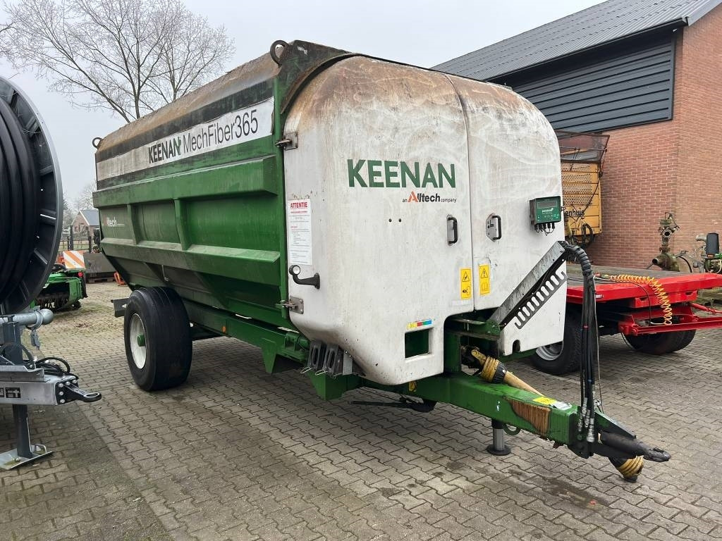 Keenan Mech-Fiber 365 - Vagon-miješalica za krmivo: slika Keenan Mech-Fiber 365 - Vagon-miješalica za krmivo Keenan Mech-Fiber 365 - Vagon-miješalica za krmivo: slika Keenan Mech-Fiber 365 - Vagon-miješalica za krmivo