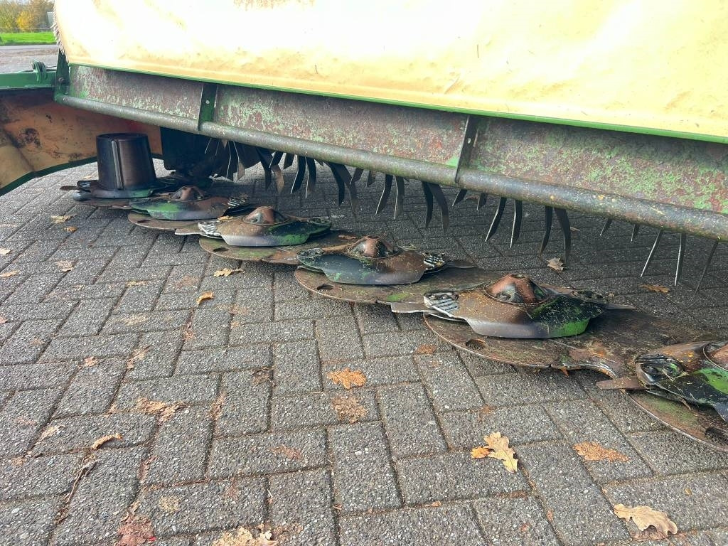 Krone Easy Cut R 320CV - Kosilica: slika Krone Easy Cut R 320CV - Kosilica Krone Easy Cut R 320CV - Kosilica: slika Krone Easy Cut R 320CV - Kosilica