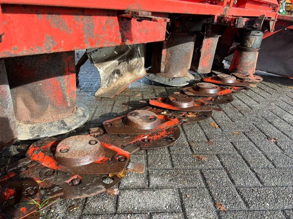 Kuhn GMD 702 F maaier - Kosilica: slika Kuhn GMD 702 F maaier - Kosilica Kuhn GMD 702 F maaier - Kosilica: slika Kuhn GMD 702 F maaier - Kosilica