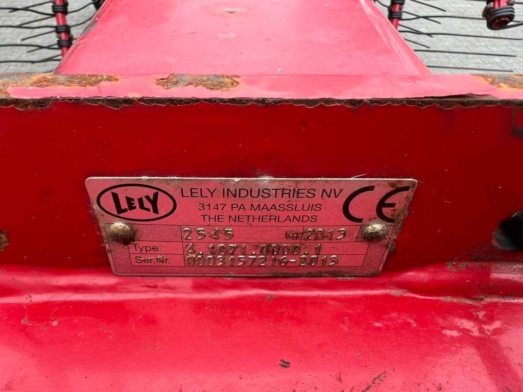 Prevrtač sijena/ Grabulje Lely Hibiscus 915 CD Vario: slika Prevrtač sijena/ Grabulje Lely Hibiscus 915 CD Vario Prevrtač sijena/ Grabulje Lely Hibiscus 915 CD Vario: slika Prevrtač sijena/ Grabulje Lely Hibiscus 915 CD Vario