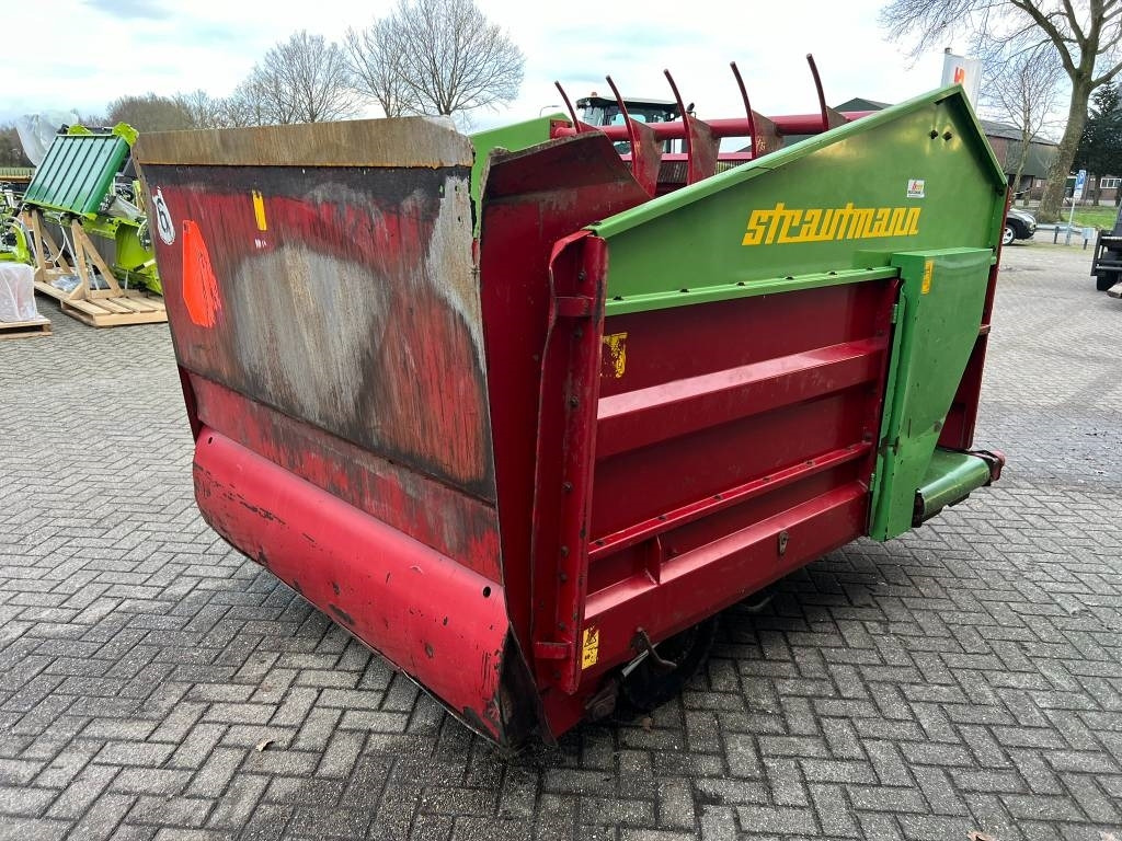 Strautmann BVW Blokkenwagen - Vagon-miješalica za krmivo: slika Strautmann BVW Blokkenwagen - Vagon-miješalica za krmivo Strautmann BVW Blokkenwagen - Vagon-miješalica za krmivo: slika Strautmann BVW Blokkenwagen - Vagon-miješalica za krmivo