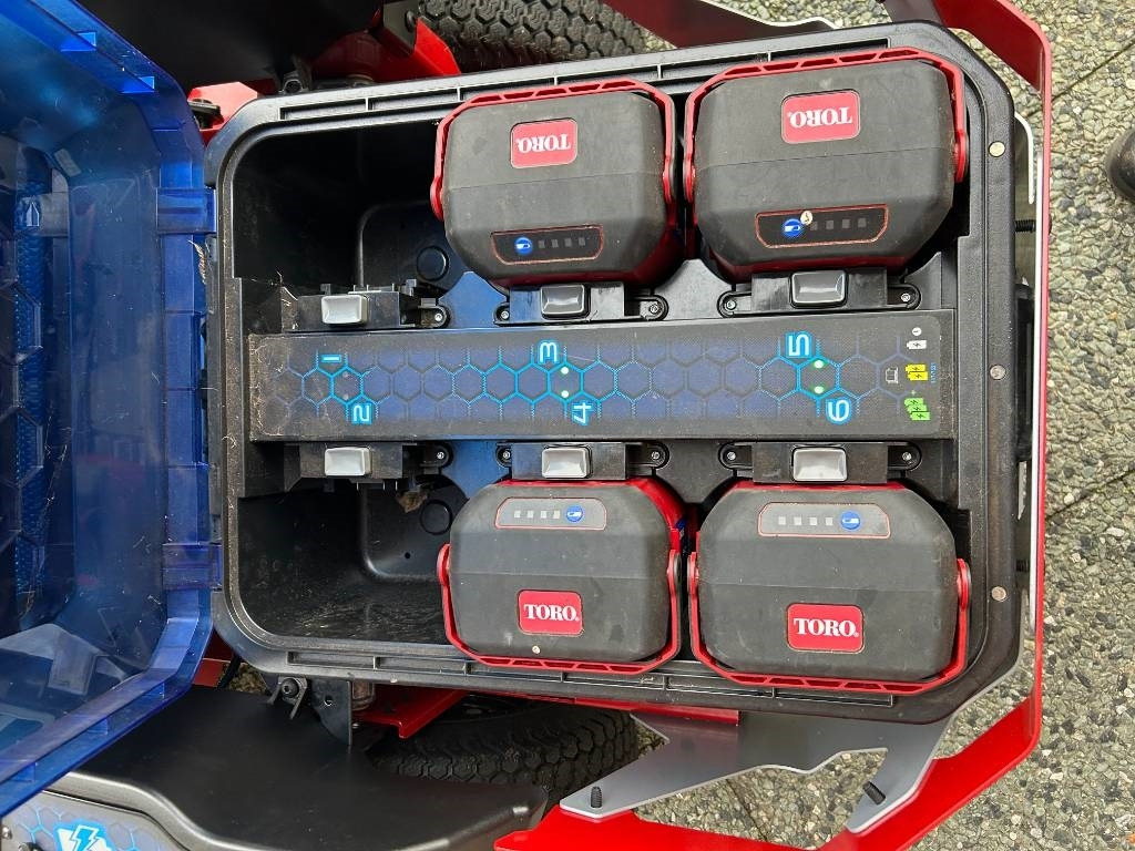 Toro eMR 4275 - Vrtna kosilica: slika Toro eMR 4275 - Vrtna kosilica Toro eMR 4275 - Vrtna kosilica: slika Toro eMR 4275 - Vrtna kosilica