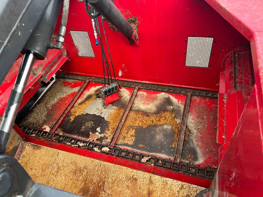 Trioliet Silobuster - Vagon-miješalica za krmivo: slika Trioliet Silobuster - Vagon-miješalica za krmivo Trioliet Silobuster - Vagon-miješalica za krmivo: slika Trioliet Silobuster - Vagon-miješalica za krmivo