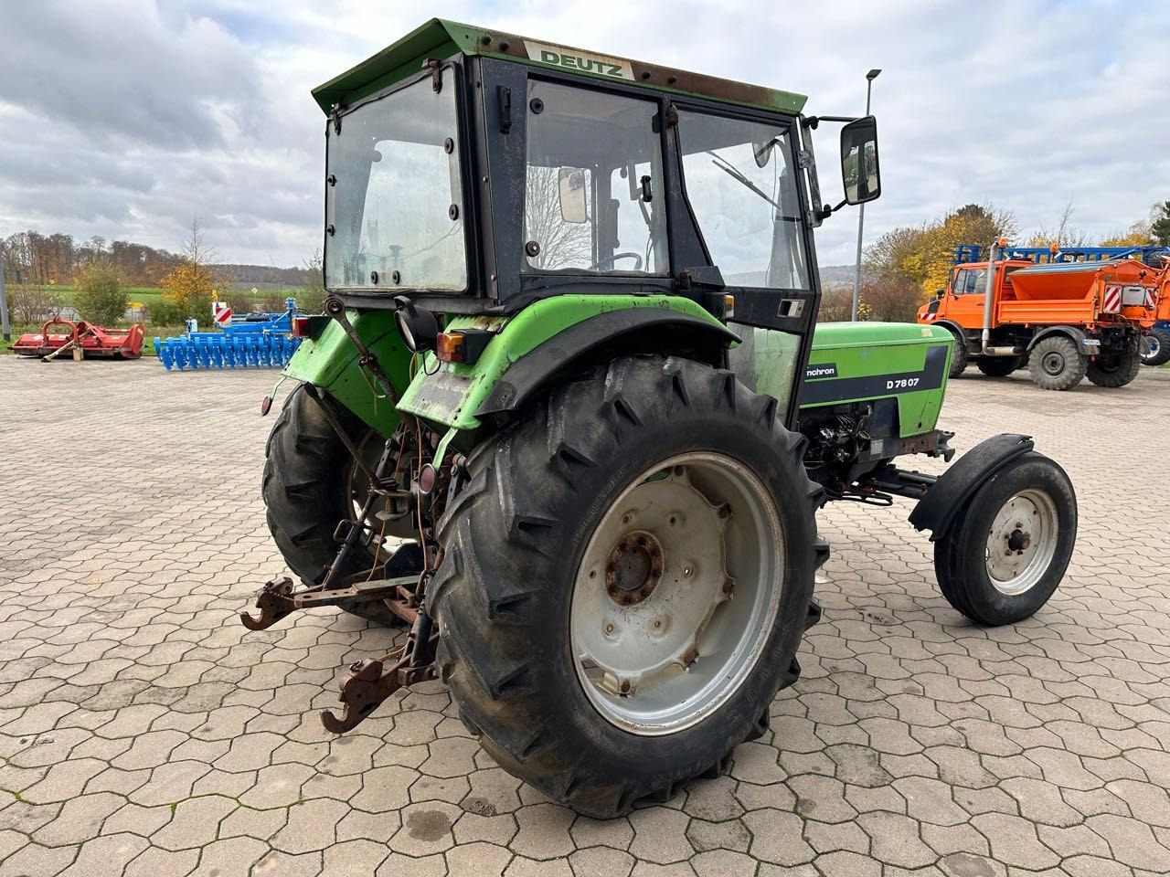 Deutz-Fahr D7807 Synchron - Traktor: slika Deutz-Fahr D7807 Synchron - Traktor Deutz-Fahr D7807 Synchron - Traktor: slika Deutz-Fahr D7807 Synchron - Traktor