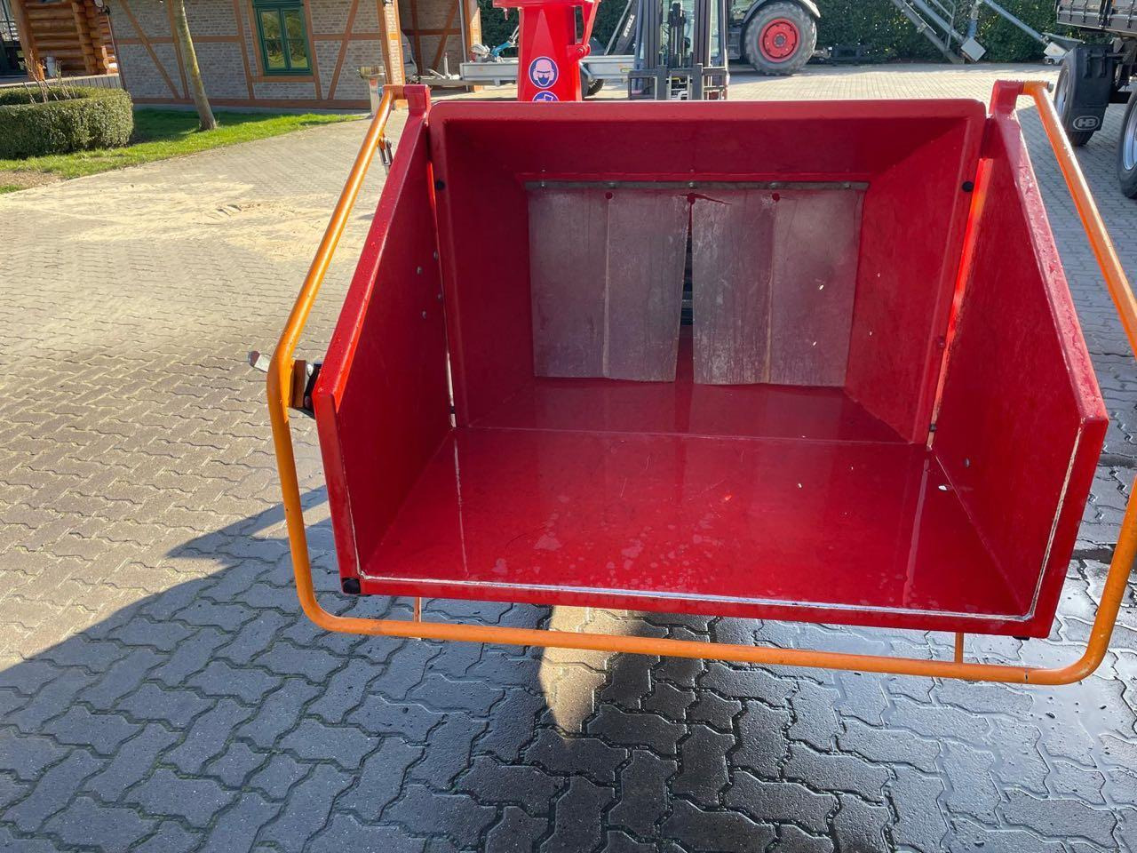 Dücker H200 - Drobilica za drvo: slika Dücker H200 - Drobilica za drvo Dücker H200 - Drobilica za drvo: slika Dücker H200 - Drobilica za drvo