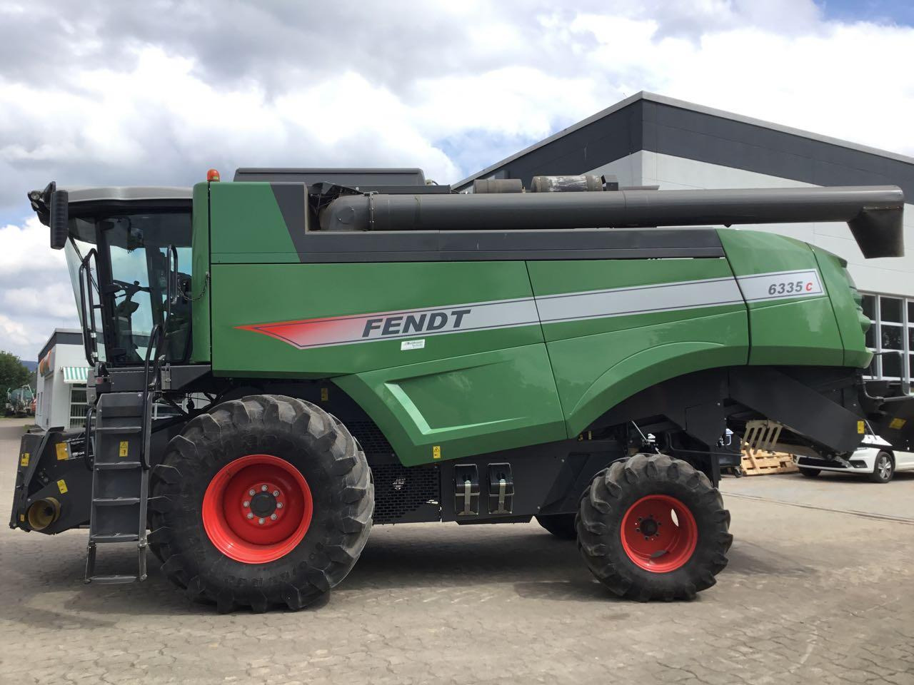 Fendt 6335 C - Kombajn za žetvu: slika Fendt 6335 C - Kombajn za žetvu Fendt 6335 C - Kombajn za žetvu: slika Fendt 6335 C - Kombajn za žetvu