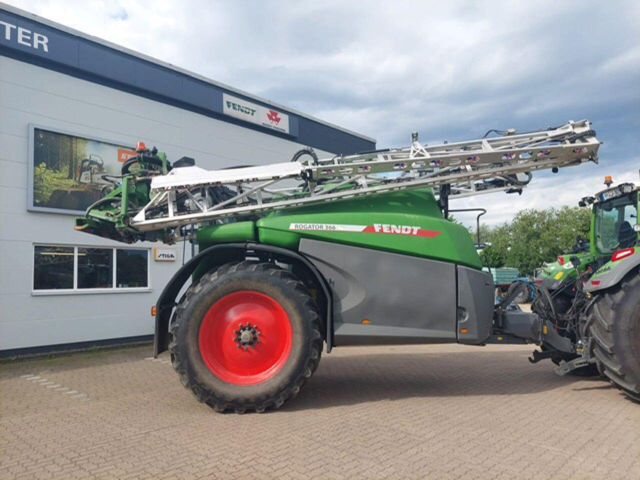 Fendt Rogator 366 - Vučena prskalica: slika Fendt Rogator 366 - Vučena prskalica Fendt Rogator 366 - Vučena prskalica: slika Fendt Rogator 366 - Vučena prskalica