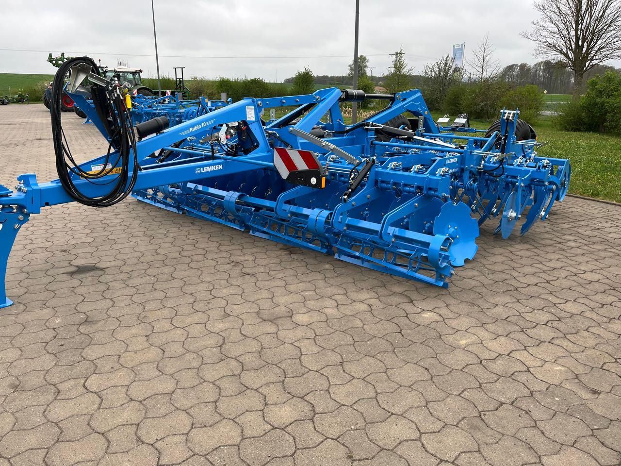 Lemken Rubin 10 TF/500 - Tanjurača: slika Lemken Rubin 10 TF/500 - Tanjurača Lemken Rubin 10 TF/500 - Tanjurača: slika Lemken Rubin 10 TF/500 - Tanjurača