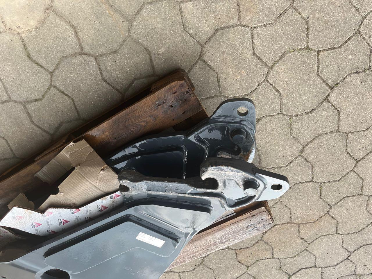 Stoll Anbaukonsolen Frontlader - Priključak: slika Stoll Anbaukonsolen Frontlader - Priključak Stoll Anbaukonsolen Frontlader - Priključak: slika Stoll Anbaukonsolen Frontlader - Priključak
