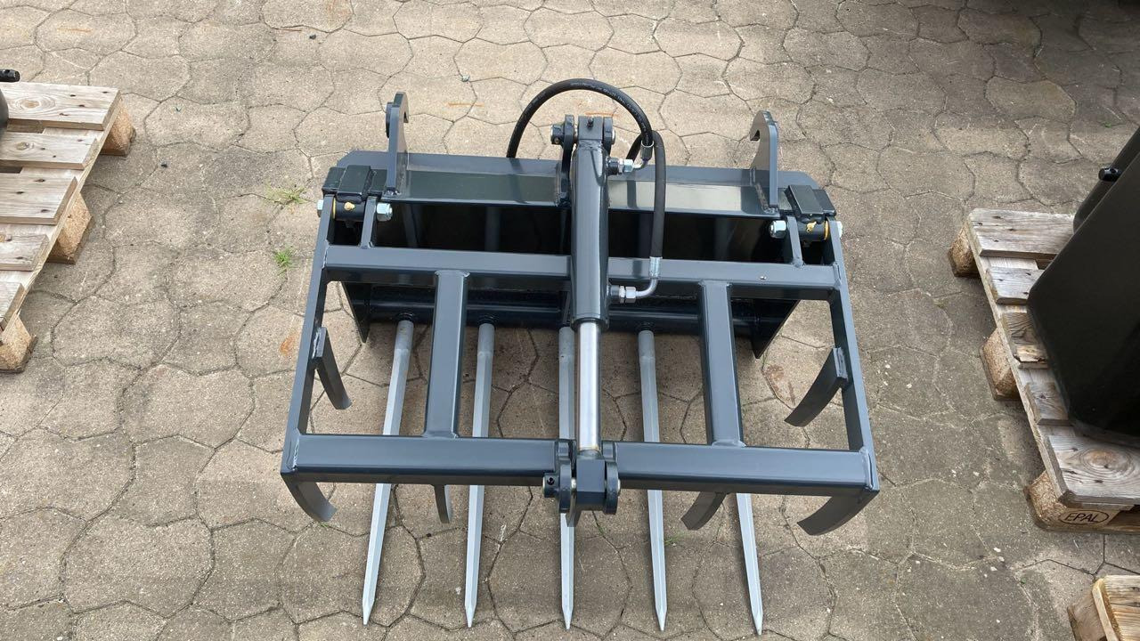 Schäffer Krokodilgebiss - Oprema za silose: slika Schäffer Krokodilgebiss - Oprema za silose Schäffer Krokodilgebiss - Oprema za silose: slika Schäffer Krokodilgebiss - Oprema za silose