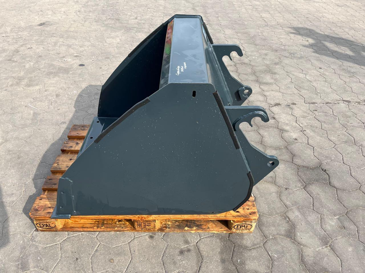 Schäffer Universalschaufel 90 - Utovarna korpa: slika Schäffer Universalschaufel 90 - Utovarna korpa Schäffer Universalschaufel 90 - Utovarna korpa: slika Schäffer Universalschaufel 90 - Utovarna korpa