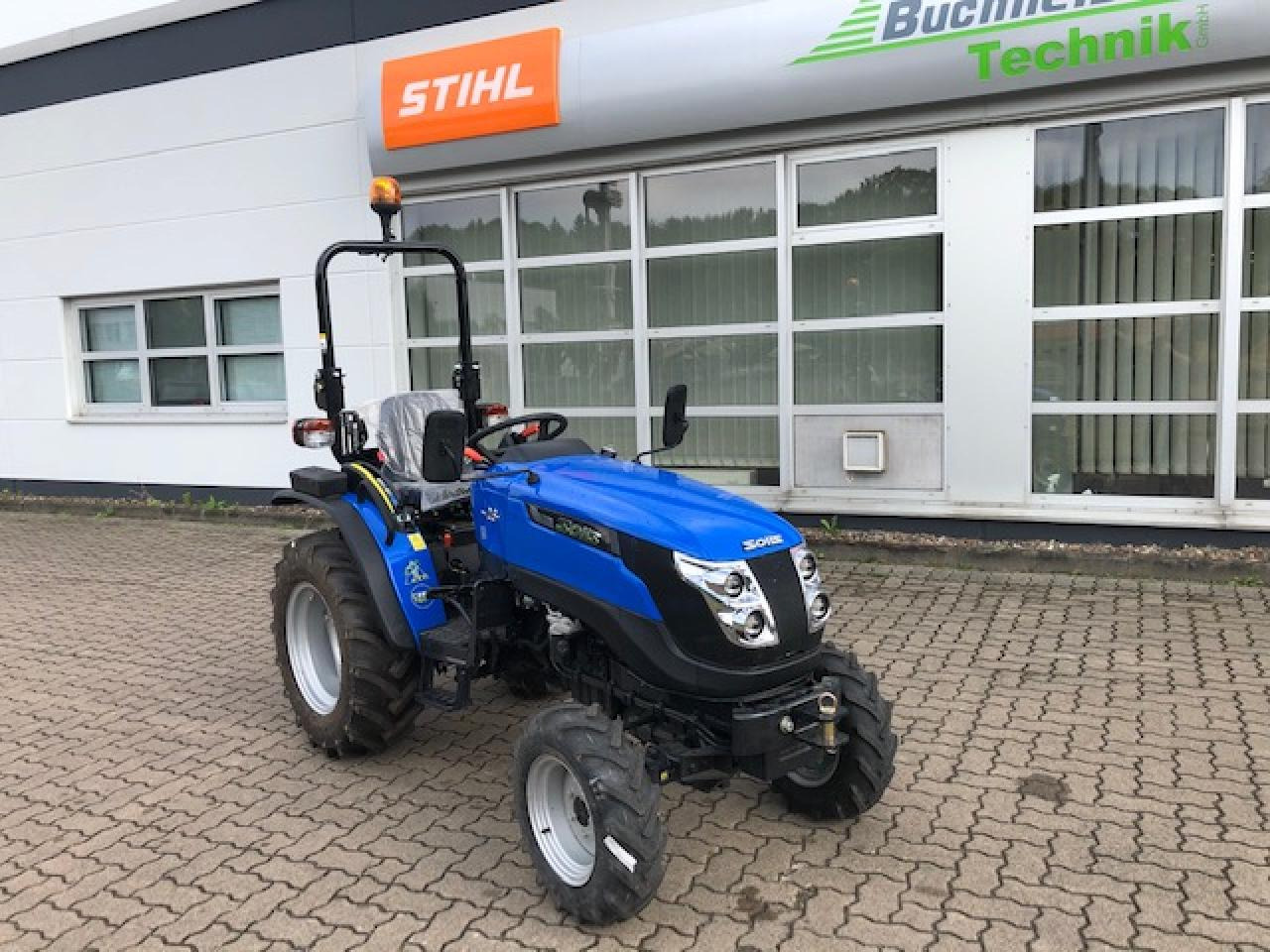 Solis 26 6+2 - Traktor: slika Solis 26 6+2 - Traktor Solis 26 6+2 - Traktor: slika Solis 26 6+2 - Traktor