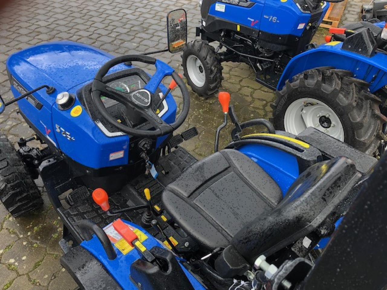 Solis 26 6+2 Seitenschalter - Traktor: slika Solis 26 6+2 Seitenschalter - Traktor Solis 26 6+2 Seitenschalter - Traktor: slika Solis 26 6+2 Seitenschalter - Traktor