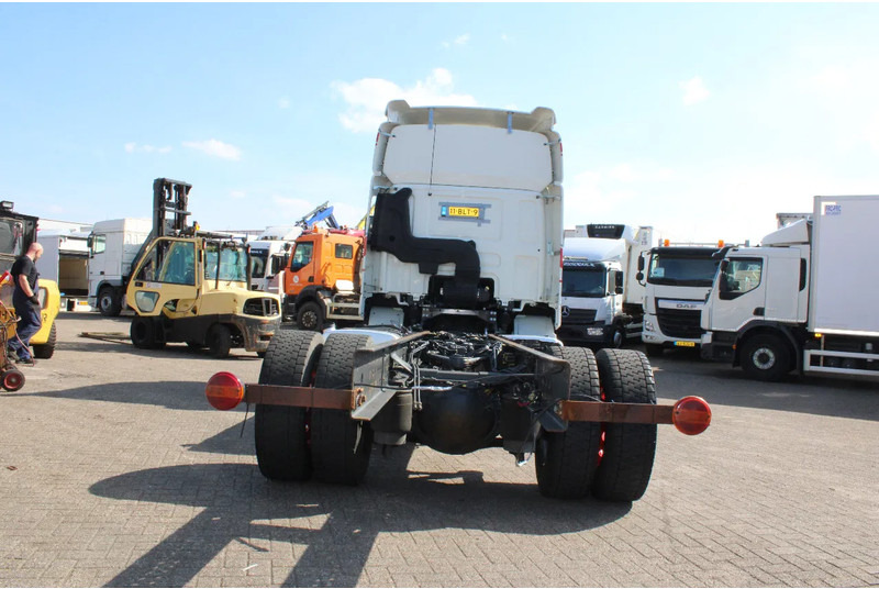 DAF CF 370 + euro 6 + ssc + full option - Kamion-šasija: slika DAF CF 370 + euro 6 + ssc + full option - Kamion-šasija DAF CF 370 + euro 6 + ssc + full option - Kamion-šasija: slika DAF CF 370 + euro 6 + ssc + full option - Kamion-šasija