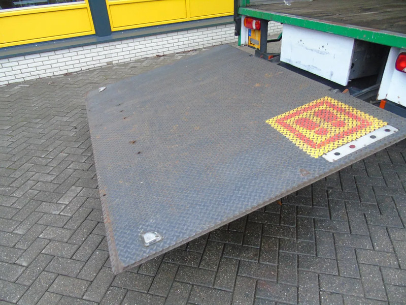 Kamion sandučar DAF LF 180 + lift + euro 6: slika Kamion sandučar DAF LF 180 + lift + euro 6 Kamion sandučar DAF LF 180 + lift + euro 6: slika Kamion sandučar DAF LF 180 + lift + euro 6