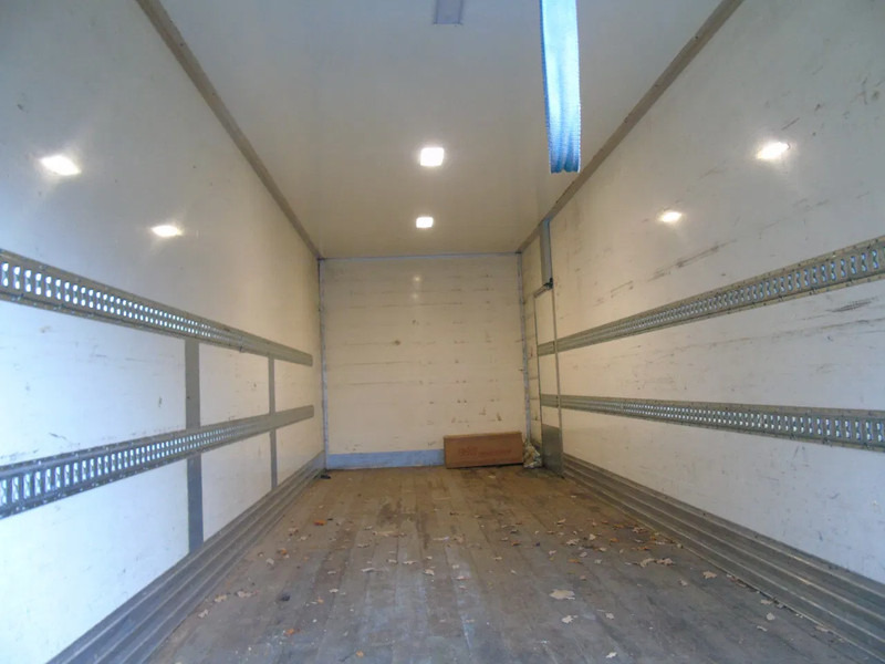 Kamion sandučar DAF LF 180 + lift + euro 6: slika Kamion sandučar DAF LF 180 + lift + euro 6 Kamion sandučar DAF LF 180 + lift + euro 6: slika Kamion sandučar DAF LF 180 + lift + euro 6