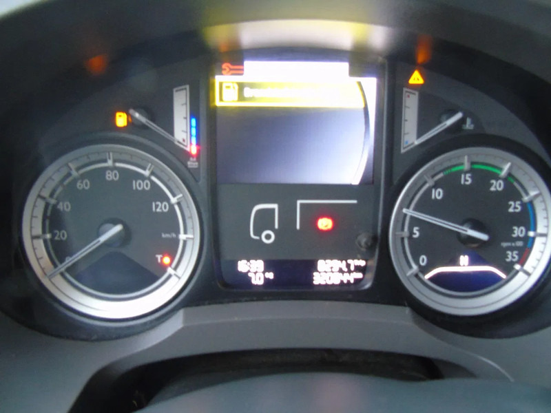 Kamion sandučar DAF LF 180 + lift + euro 6: slika Kamion sandučar DAF LF 180 + lift + euro 6 Kamion sandučar DAF LF 180 + lift + euro 6: slika Kamion sandučar DAF LF 180 + lift + euro 6