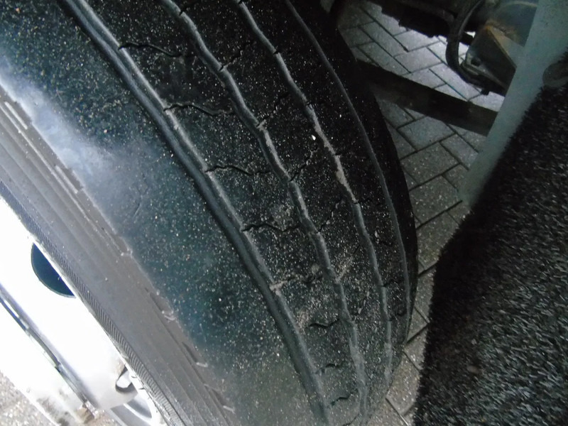 Kamion sandučar DAF LF 180 + lift + euro 6: slika Kamion sandučar DAF LF 180 + lift + euro 6 Kamion sandučar DAF LF 180 + lift + euro 6: slika Kamion sandučar DAF LF 180 + lift + euro 6