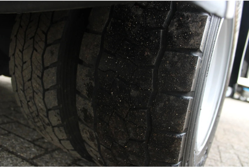Kamion sandučar DAF LF 210 + EURO 6 + 12t: slika Kamion sandučar DAF LF 210 + EURO 6 + 12t